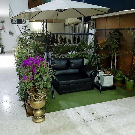 Hostal Caprichos Huacho Esterno foto
