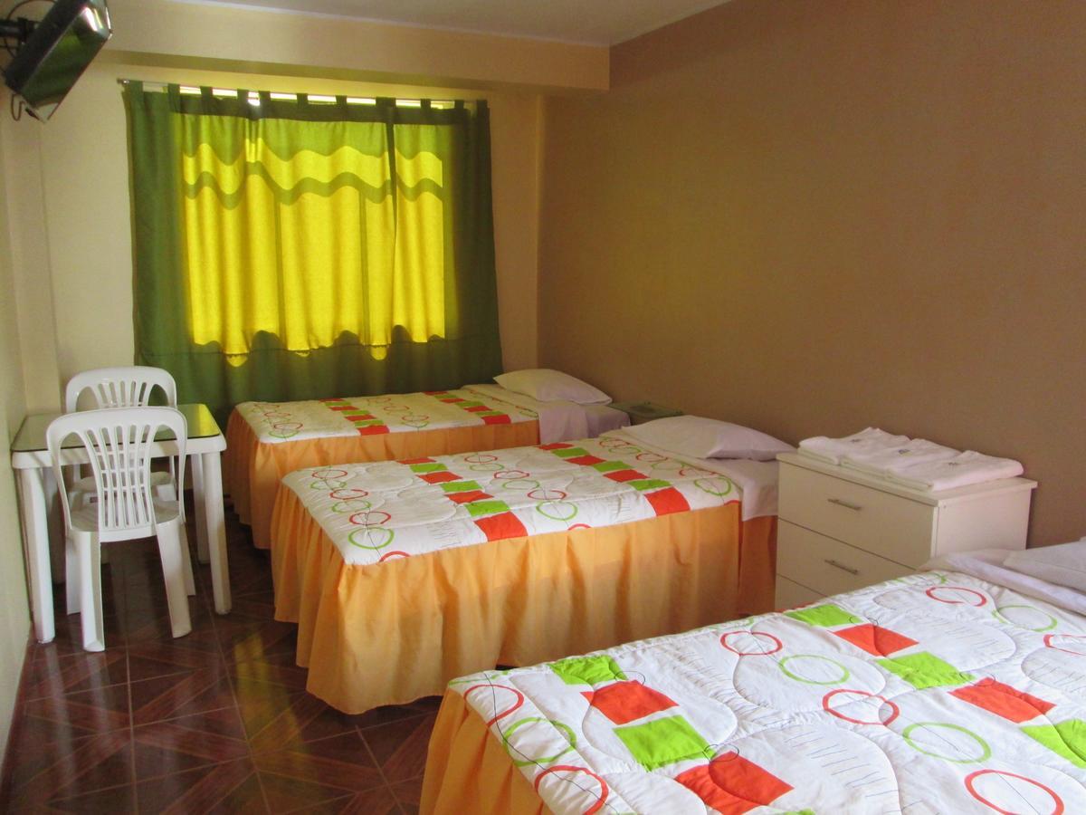 Hostal Caprichos Huacho Esterno foto