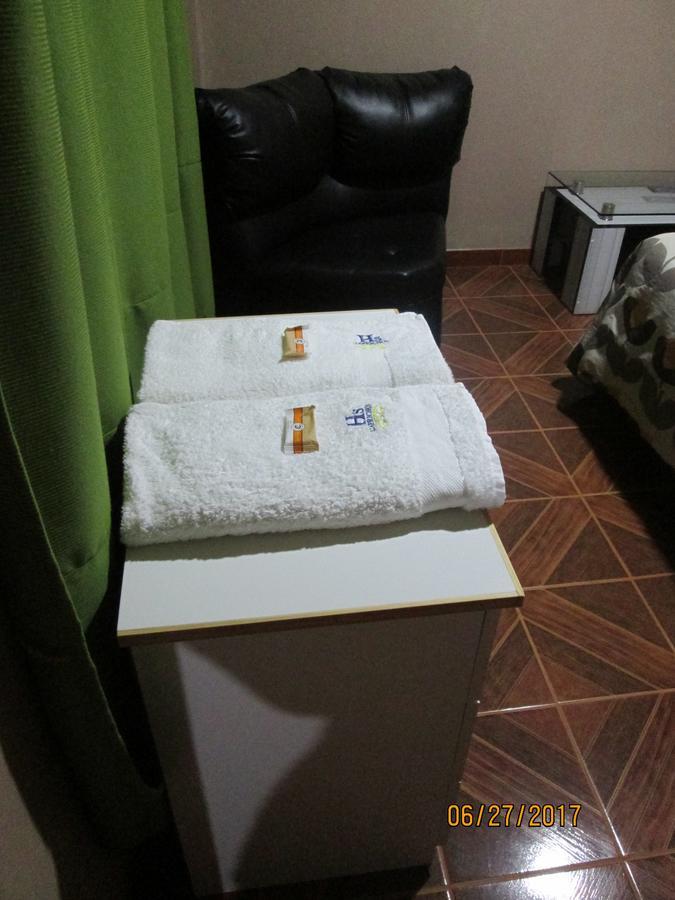Hostal Caprichos Huacho Esterno foto