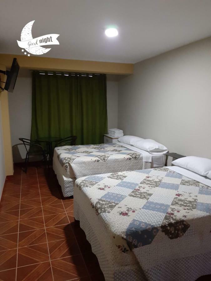 Hostal Caprichos Huacho Esterno foto