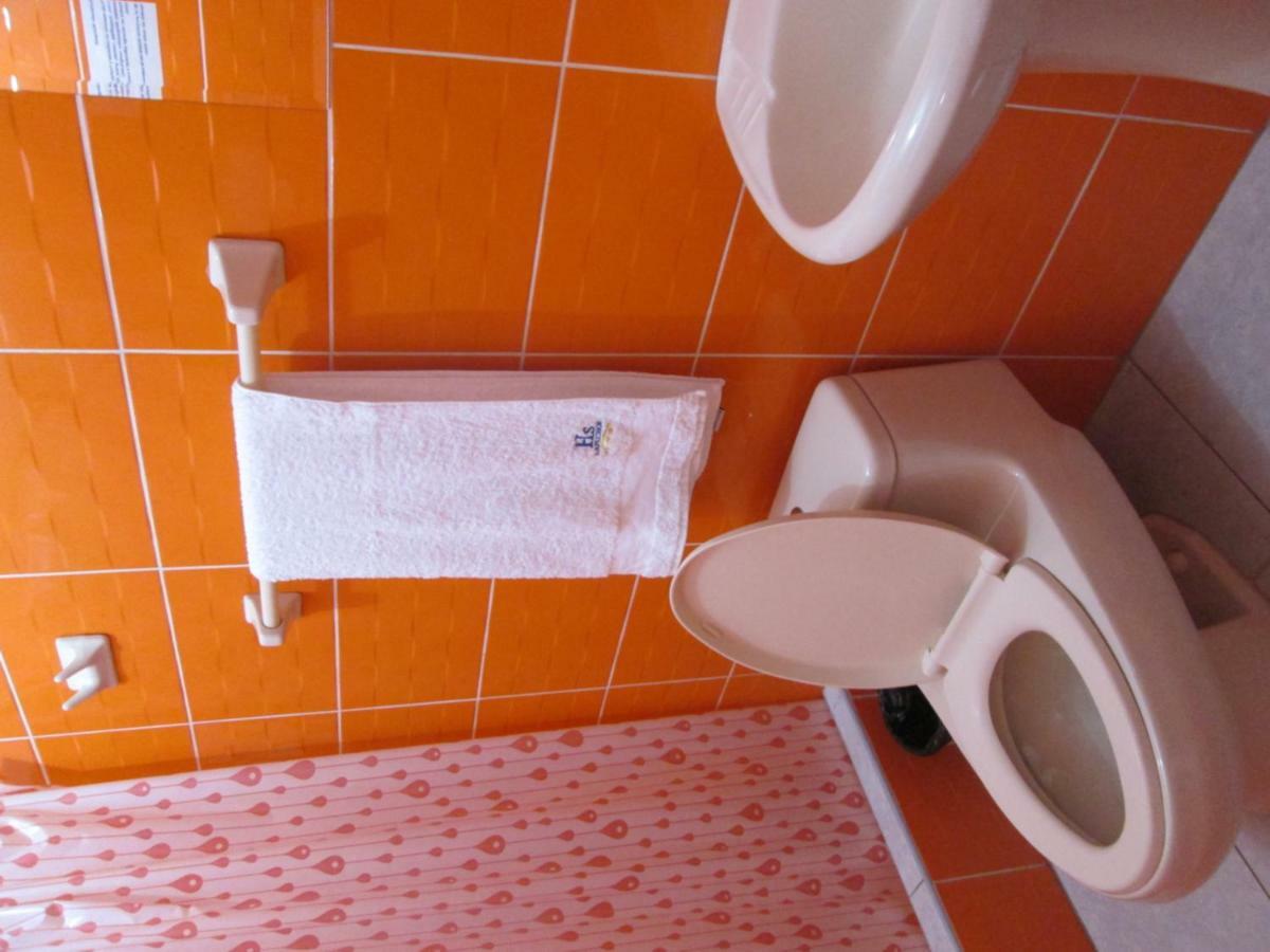 Hostal Caprichos Huacho Esterno foto